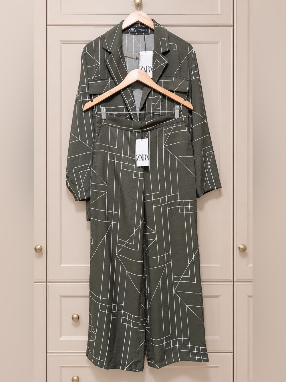 Zara Two-Piece Set – Shirt & Wide-Leg Pants